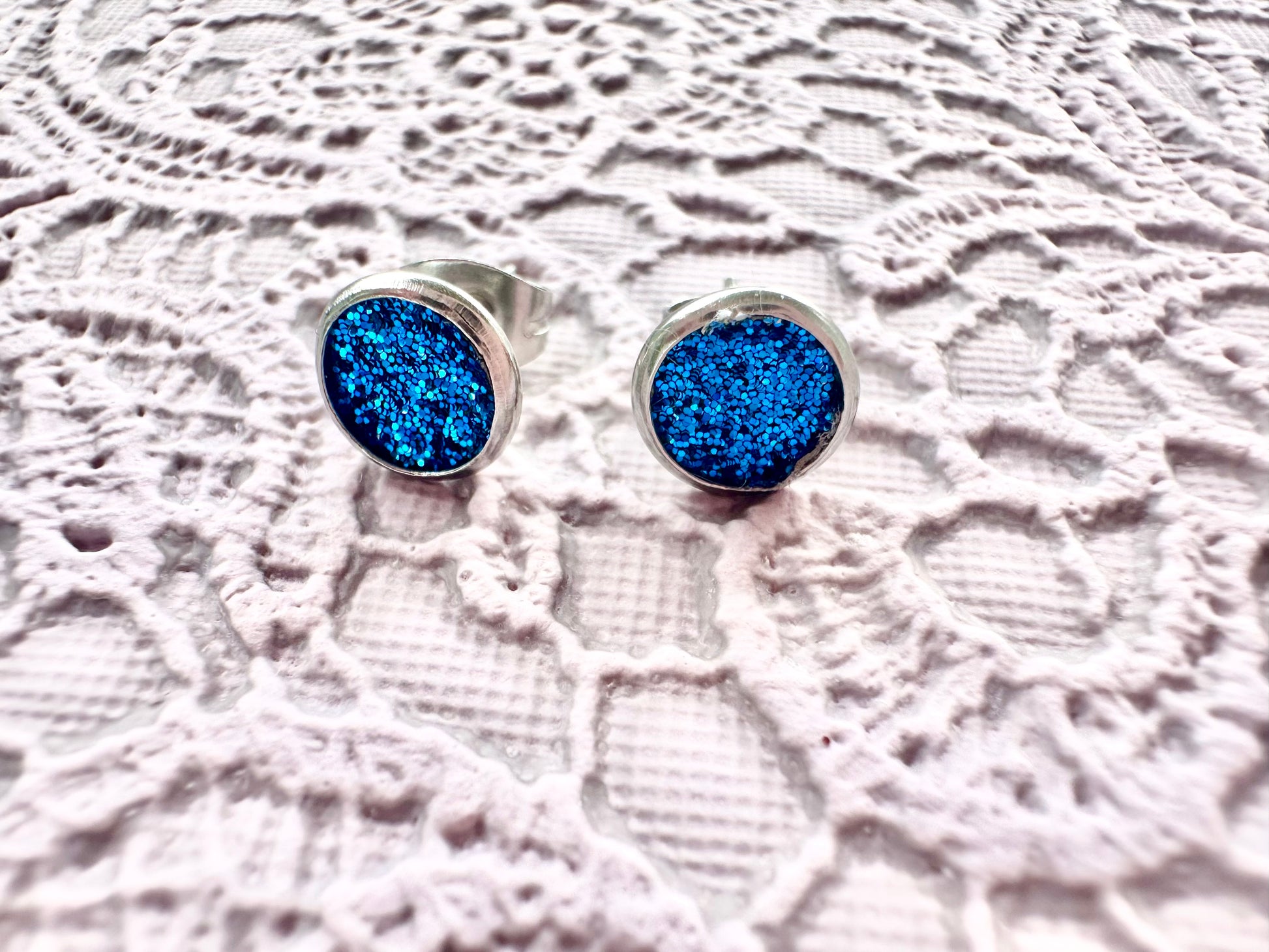 Glitter Blue Faux Leather Stud Earrings – 7mm Sparkle Studs – Lightweight & Nickel-Free
