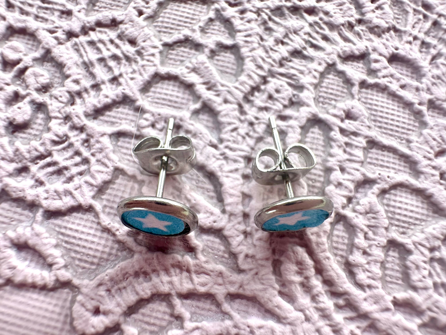 Light Blue Star Faux Leather Stud Earrings – 7mm Patriotic Mini Earrings