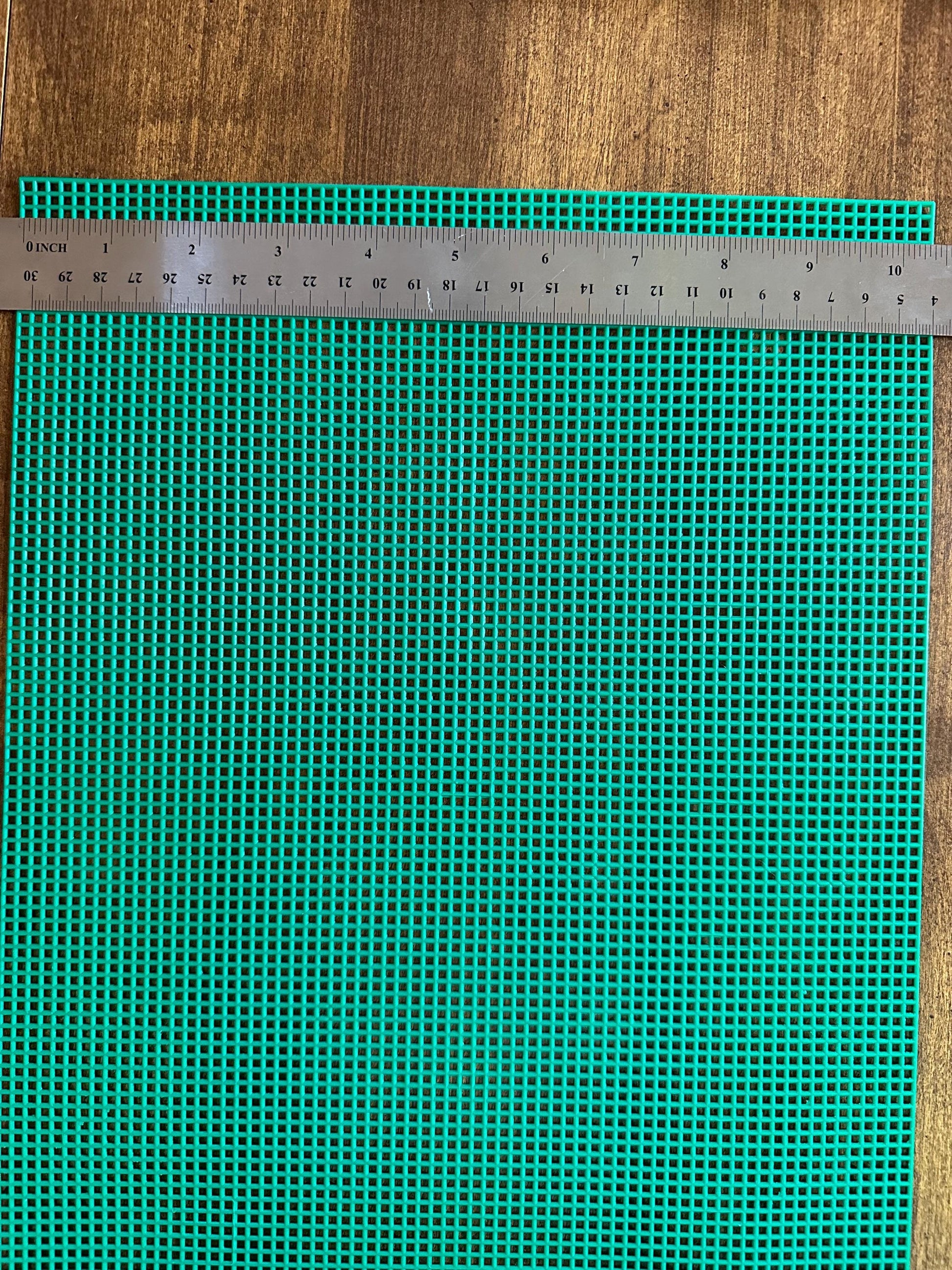 Christmas Green Plastic Canvas Sheet – 7 Mesh, 10.5” x 13.5”