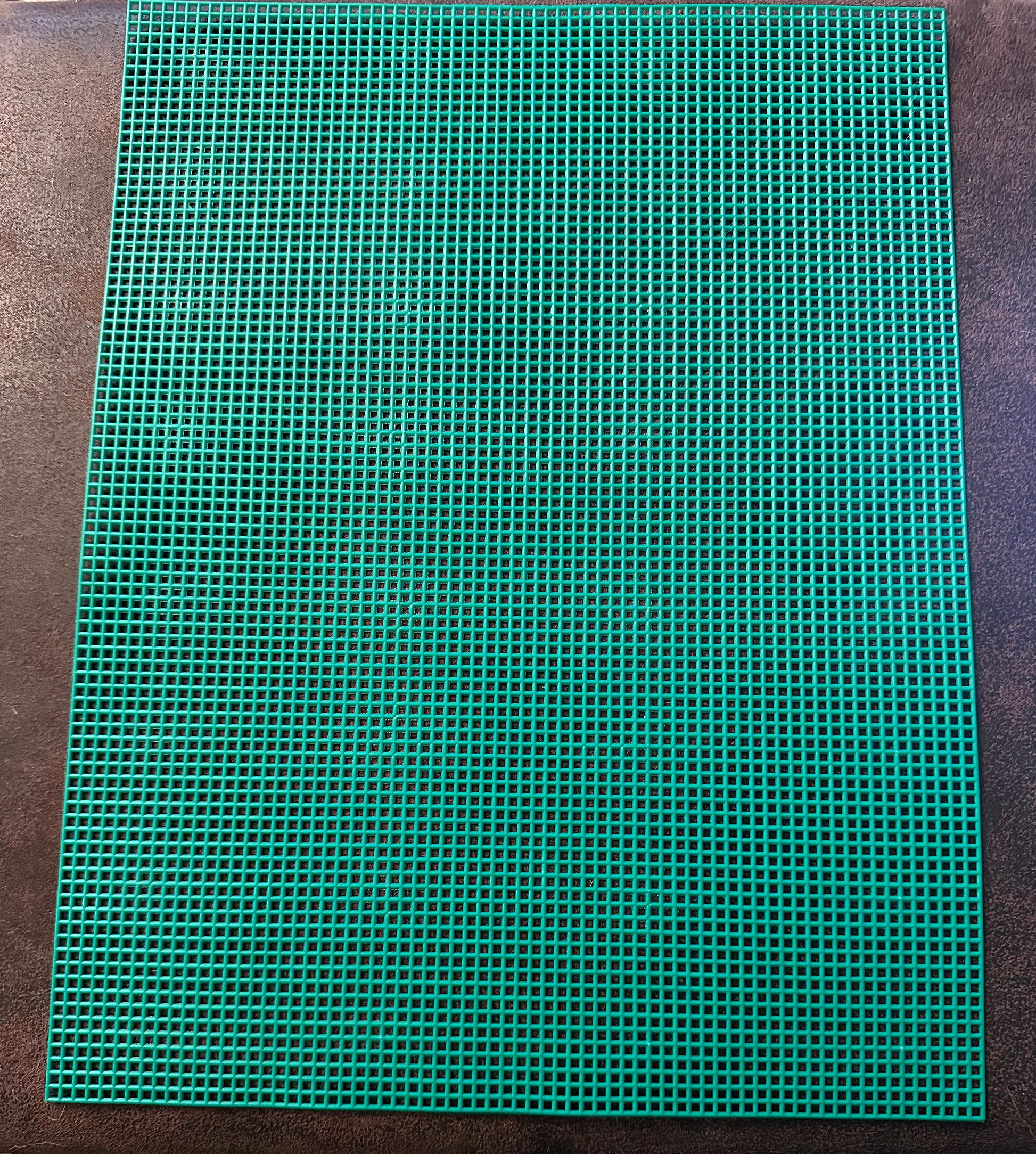 Christmas Green Plastic Canvas Sheet – 7 Mesh, 10.5” x 13.5”