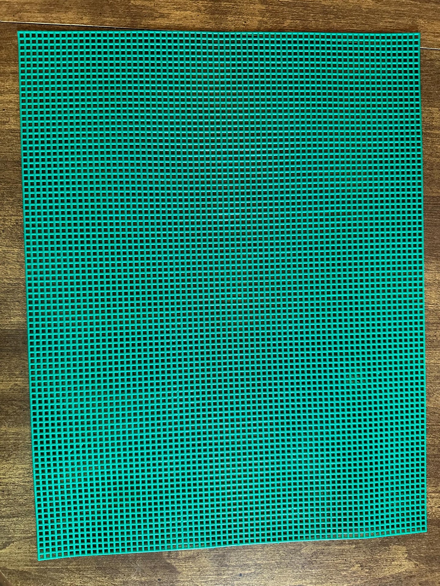 Christmas Green Plastic Canvas Sheet – 7 Mesh, 10.5” x 13.5”