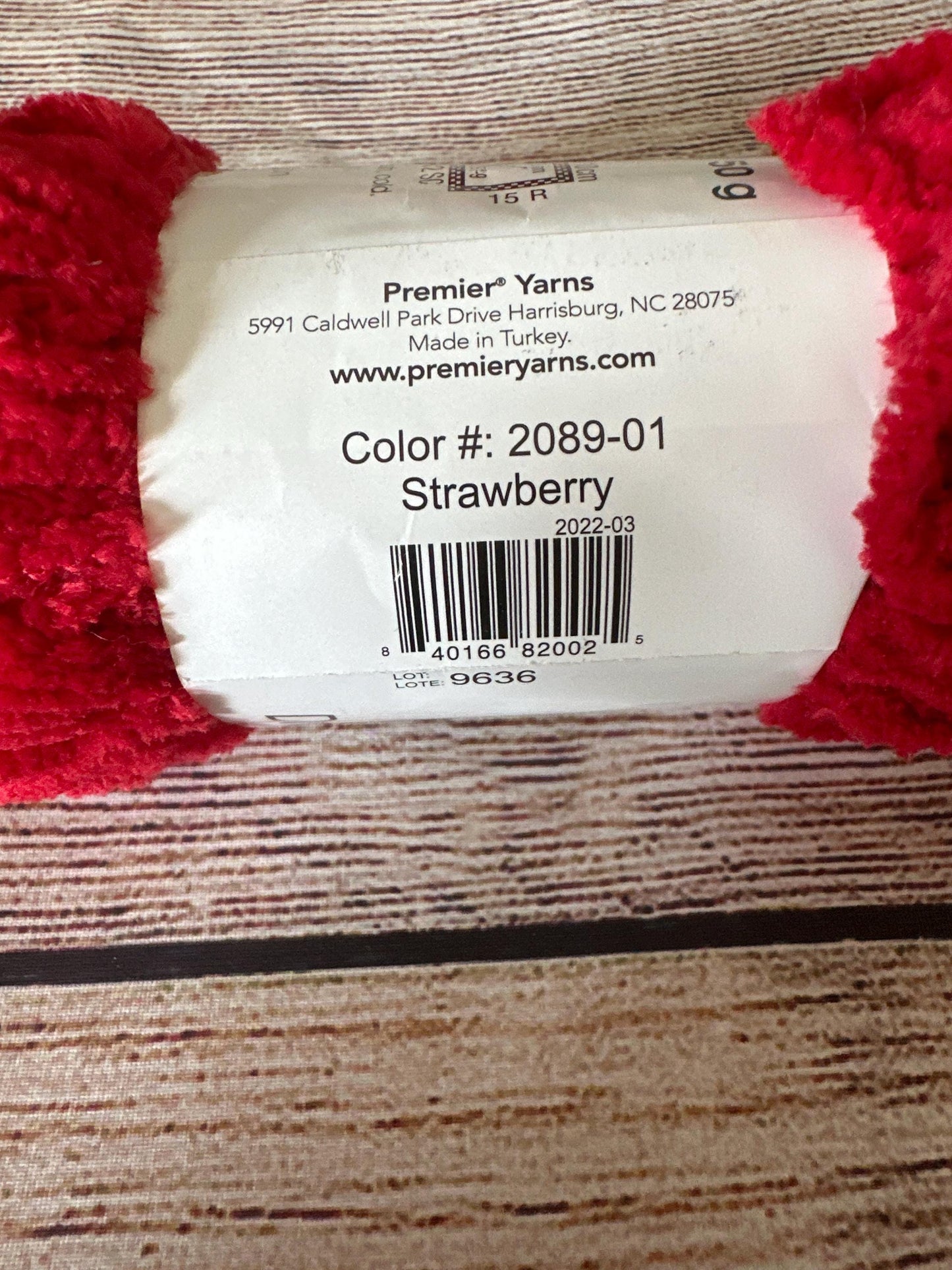 Premier Just Yarn Dream Chenille – Strawberry | Color 2089-01