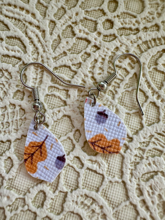 Mini Fall Leaf Faux Leather Earrings – Small Autumn Teardrop